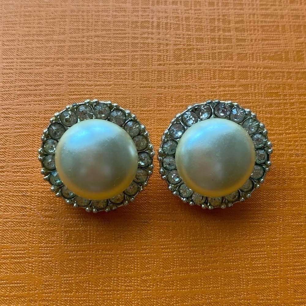 RICHELIEU Vintage Faux Pearl Rhinestone Earrings Clip On Silver Tone Classic